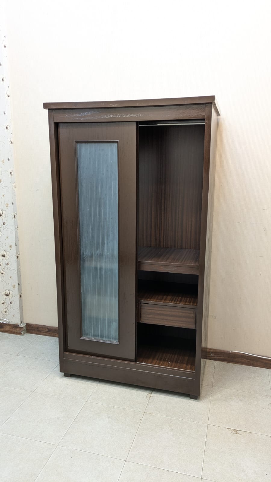 Sliding Door Almirah