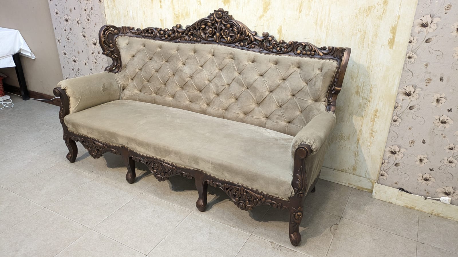 Solid Sheesham Wood Chinioti 5-Seater Sofa Set