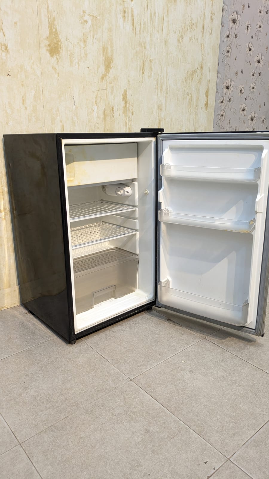 Dawlance Room Refrigerator