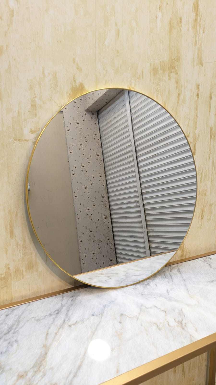 Console with Wall mounted mirror
