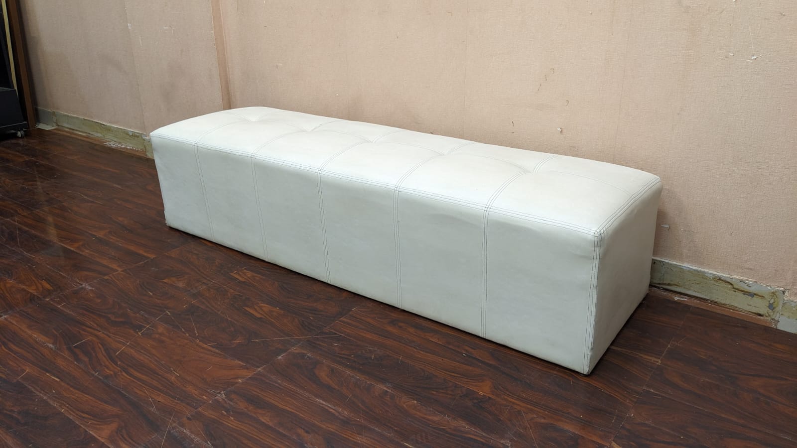 2.5 Seater Seattee
