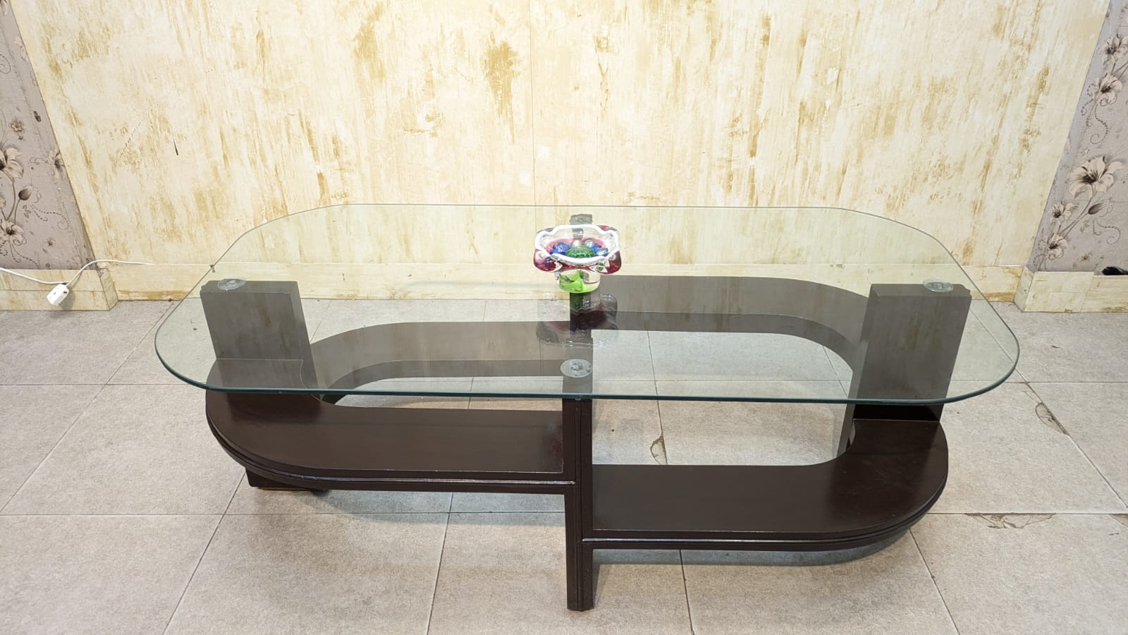 Elegant Design Center Table