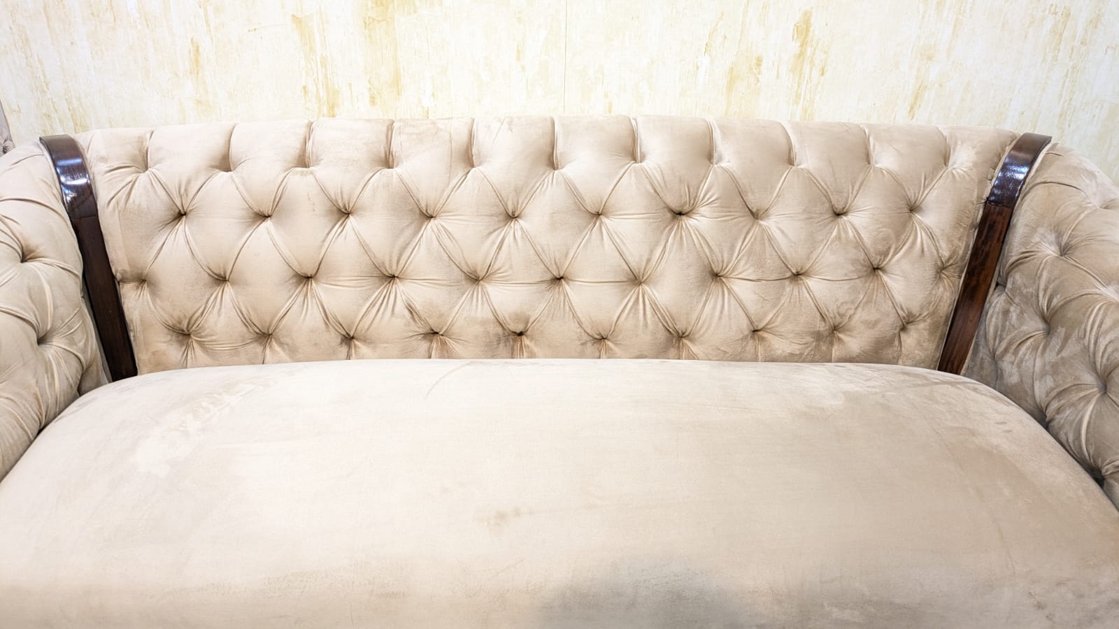 Luxurious 9 Seater Chesterfield Sofa Set