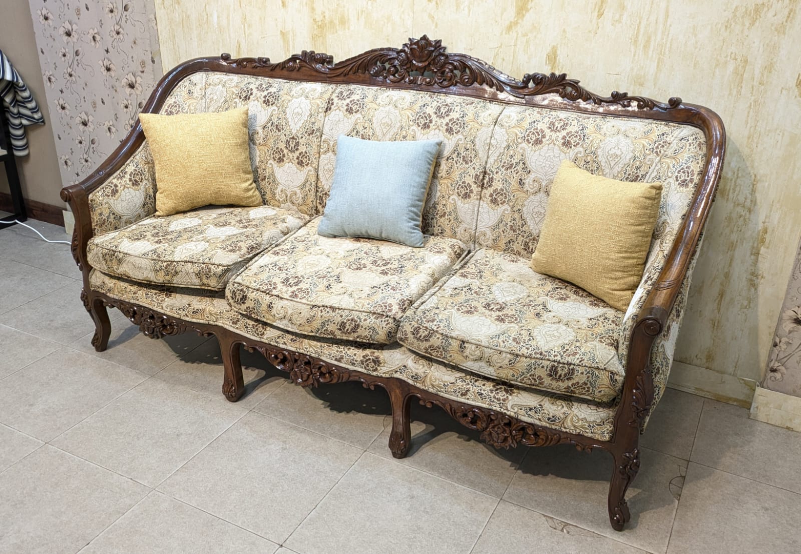 Solid sheesham Wood 5 Seater Sofa Set