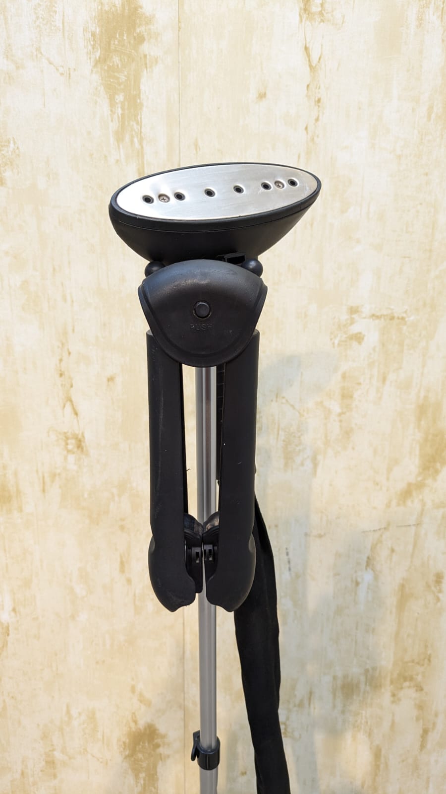 Elite Appliances Garment Steamer – Quick & Easy Wrinkle Removal