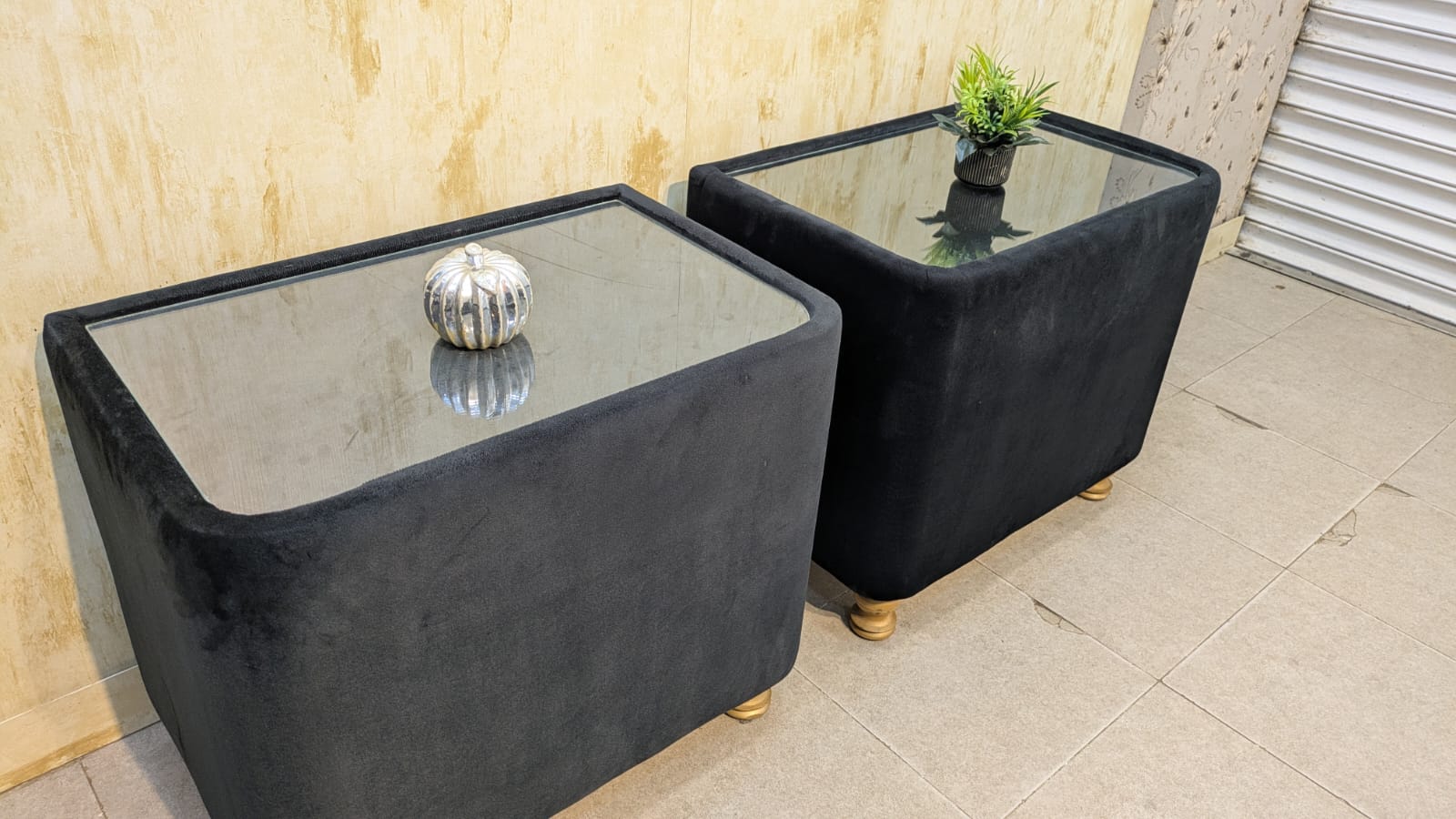 4 Seater Sofa Set With corner Tables