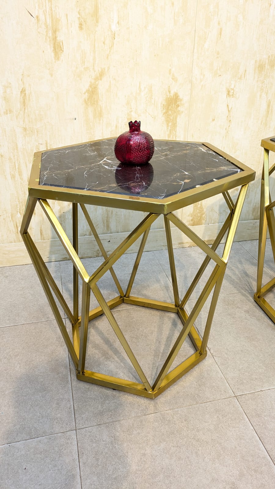 Corner table