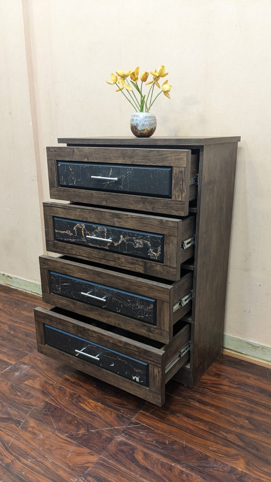 DivineCrafts New Chest of Drawers