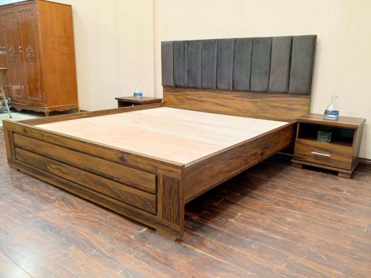 New King Size Bed with 2 Side Tables
