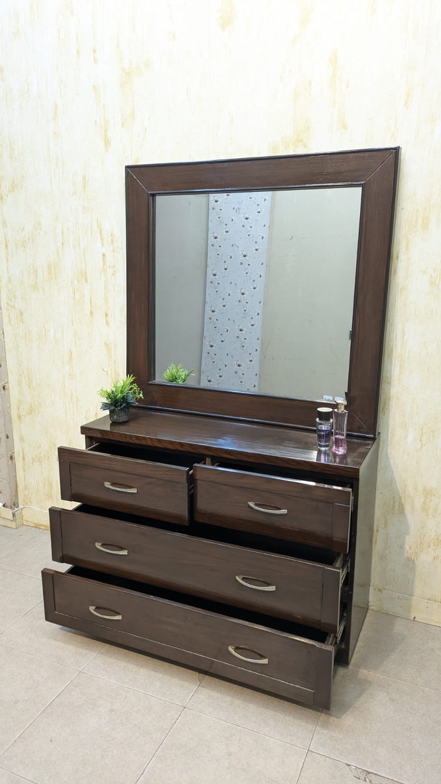 Elegant Dressing Table With Wall mounted Mirror