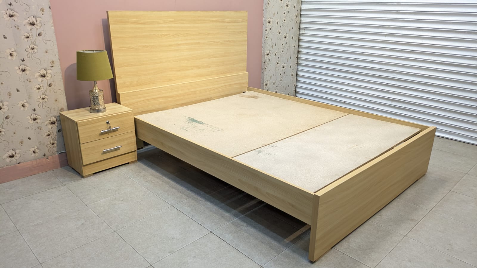 BEAUTIFUL QUEEN SIZE BED – AS GOOD As