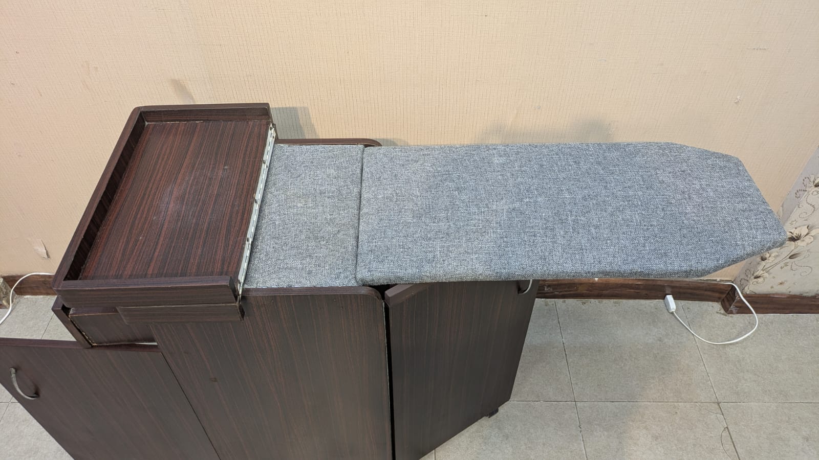 Foldable Iron Stand
