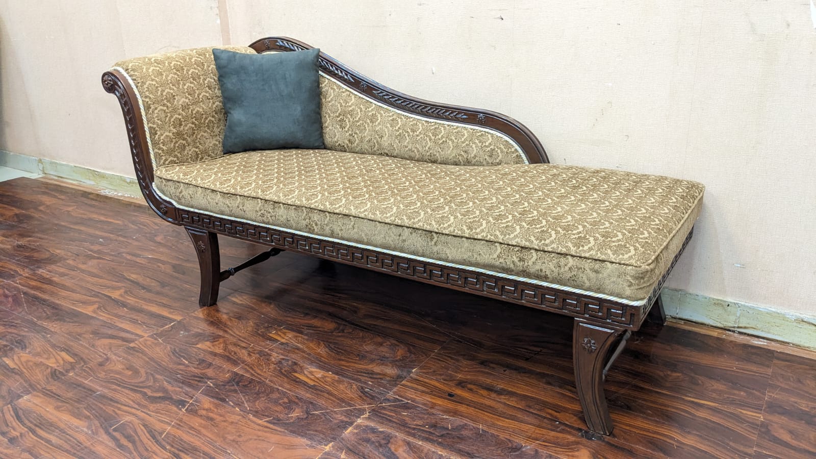 Solid Sheesham Wood 2.5 Seater Diwan
