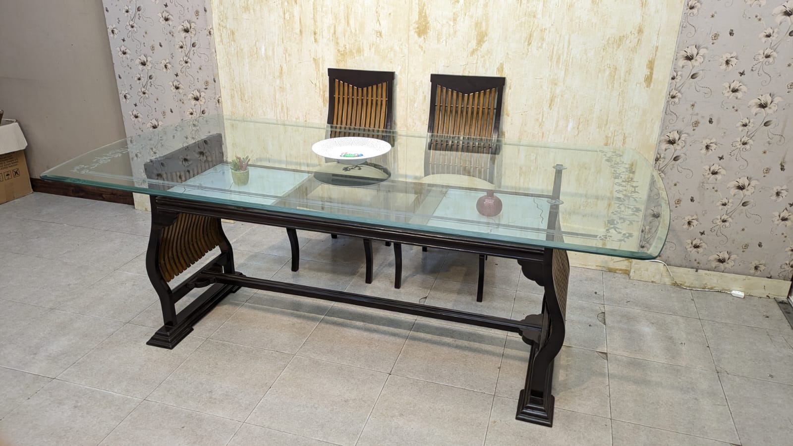SOLID SHEESHAM WOOD 6-SEATER DINING TABLE + 1 EXTRA CHAIR