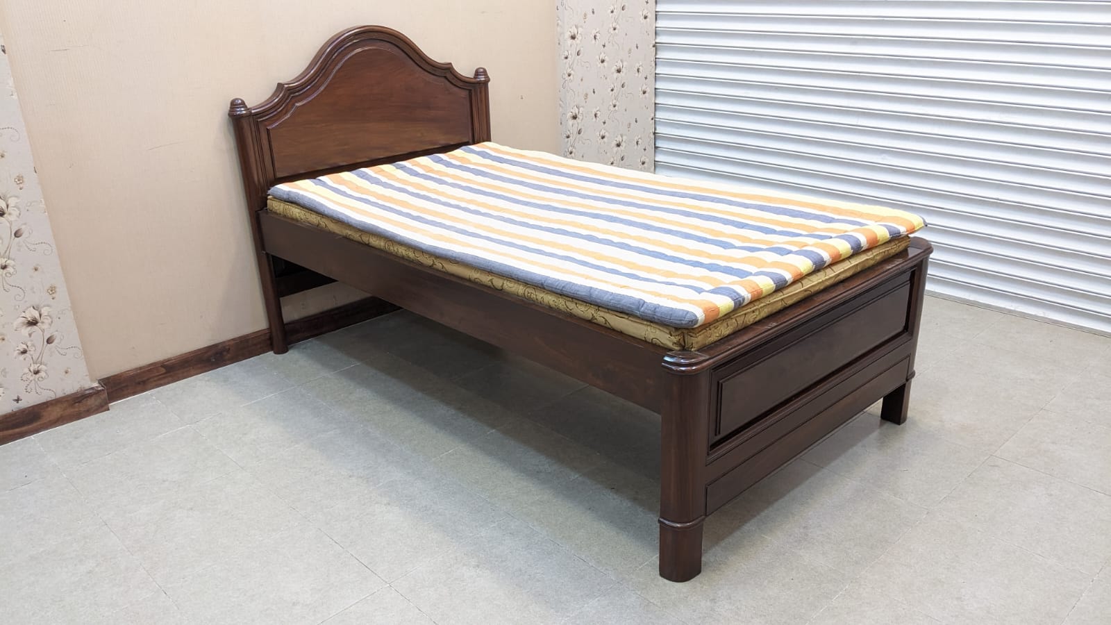 Antique 100% Solid Sheesham Wood Single Bed