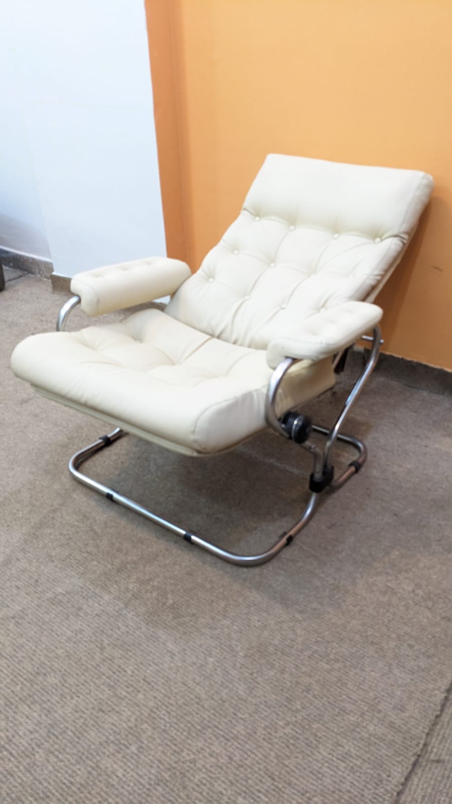 ✨ Imported Vintage ✨ Reclining Chair with Footrest