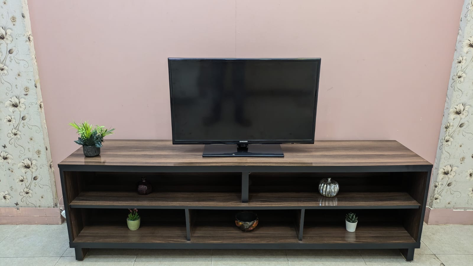 Modern Design Led Unit