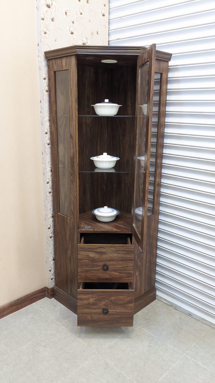 New Corner Display Shelf