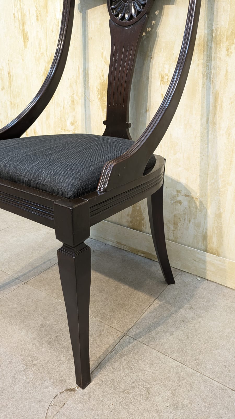 Round Shape 5 Seater Dining Table