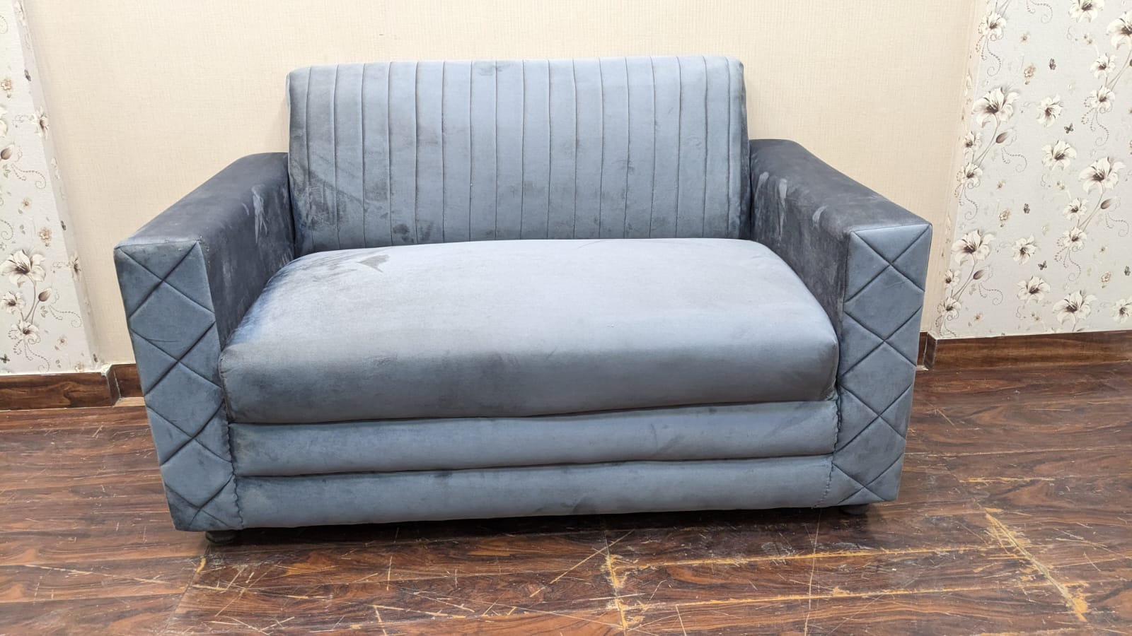 4 Seater Sofa Set