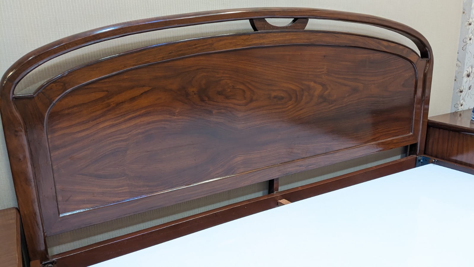 King Size Bed with 2 Side Tables