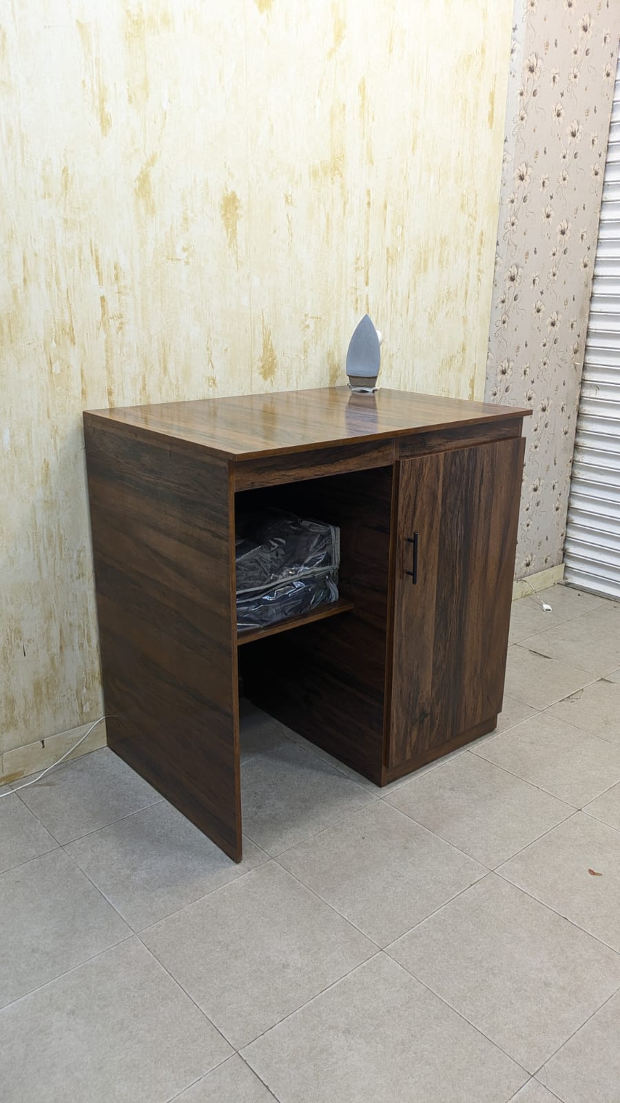 Stylish Iron Table with Storage