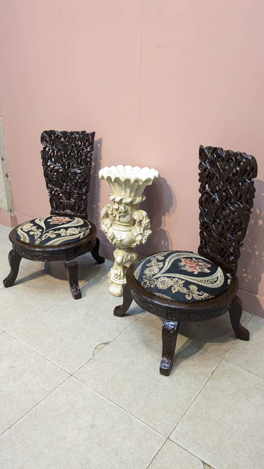 Peri chair