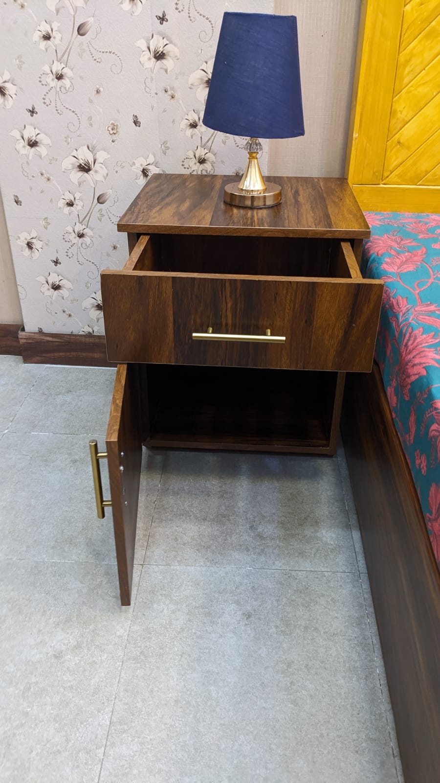 King Size Bed with 2 Side Tables