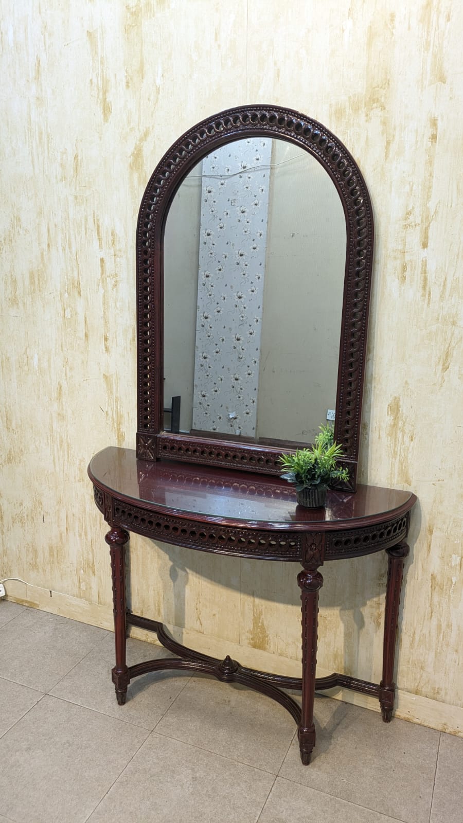 Console with wall Mounted Mirror
