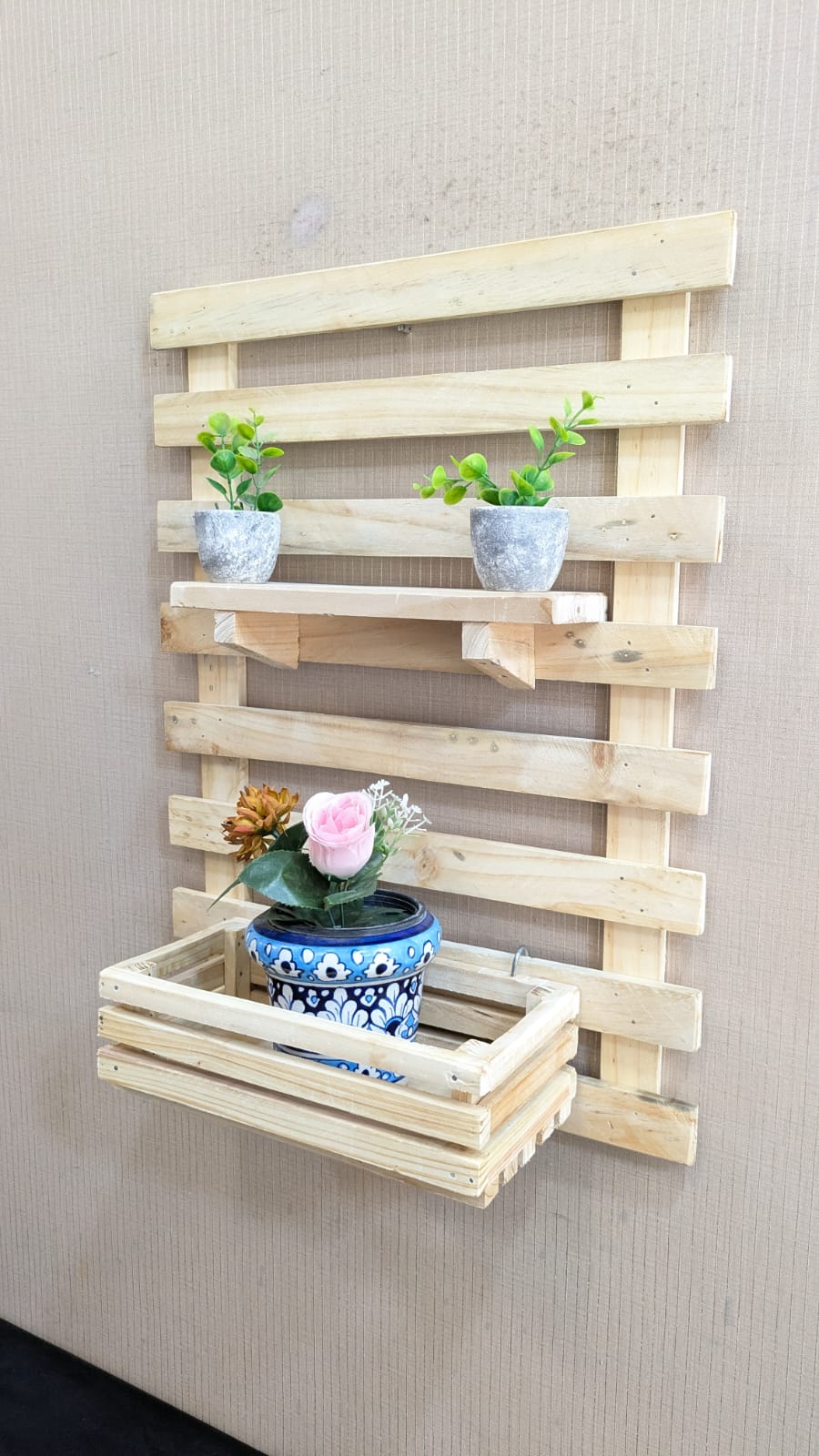 Brand New Decorative Wall Hanging Plants Holder