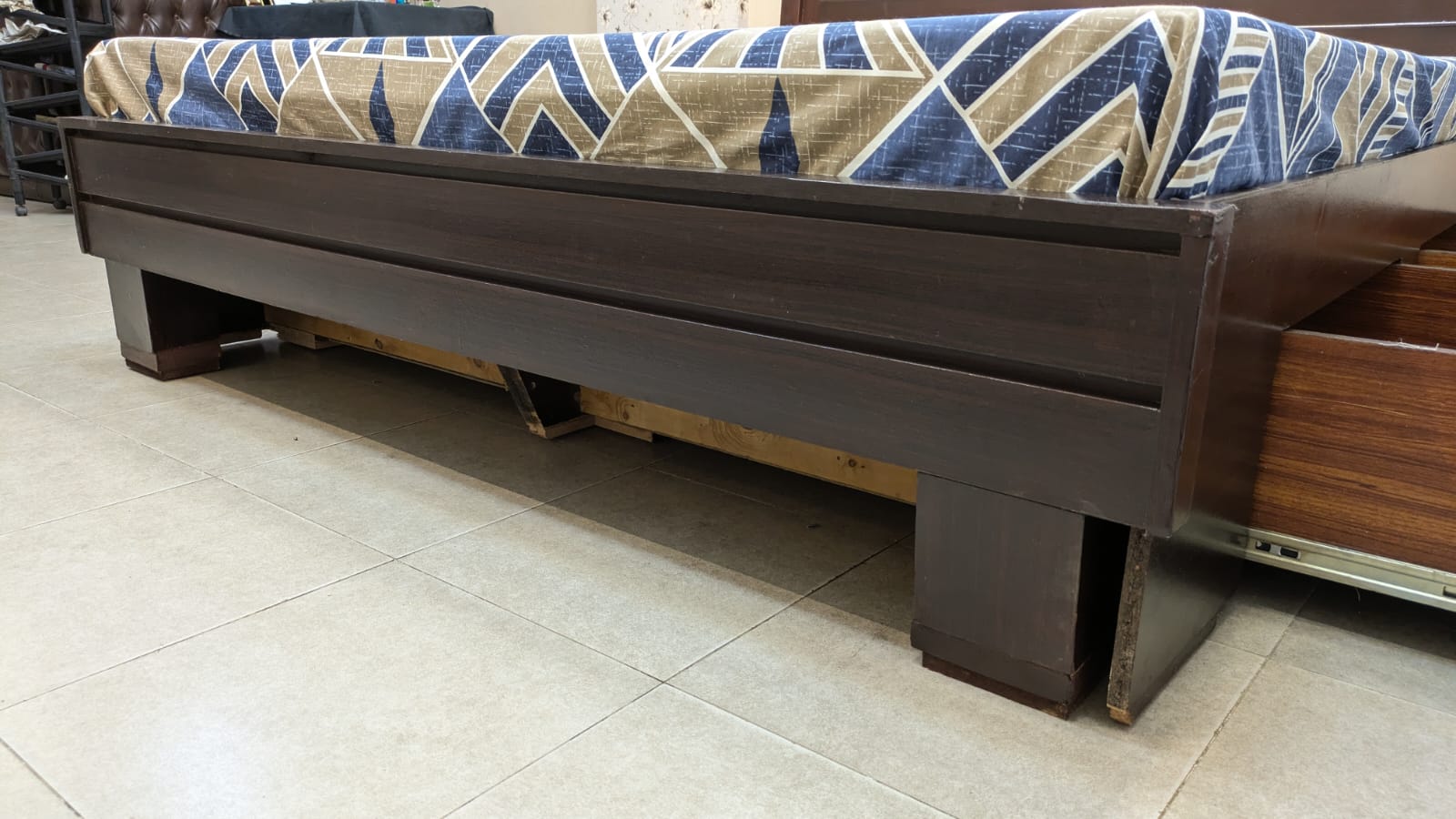 King Size Bed With Storage Drawers