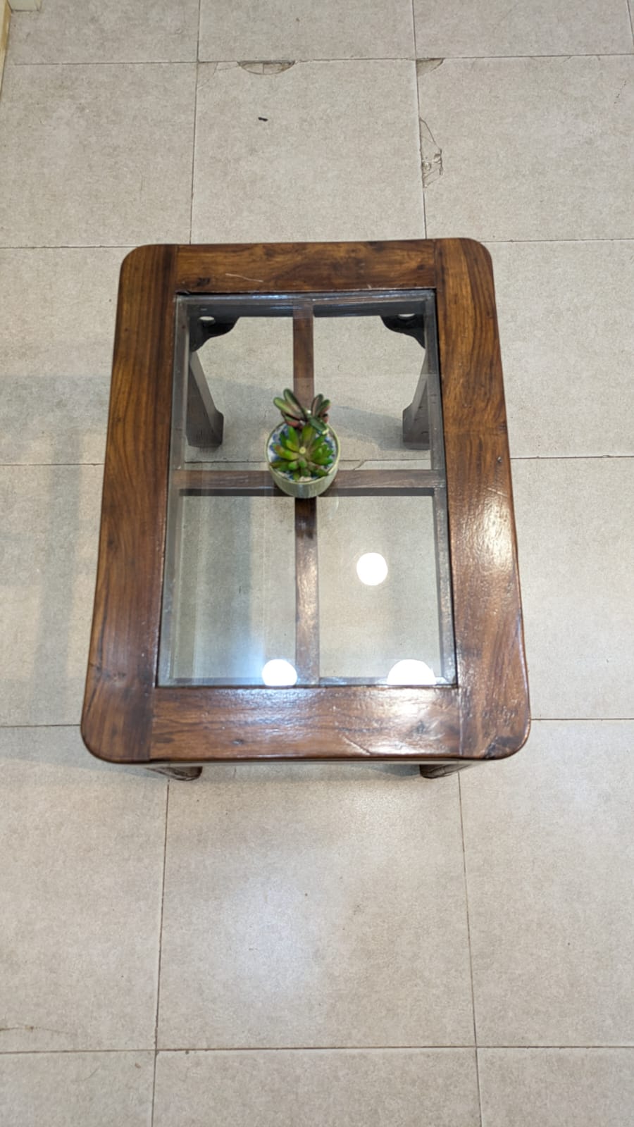 Corner Table