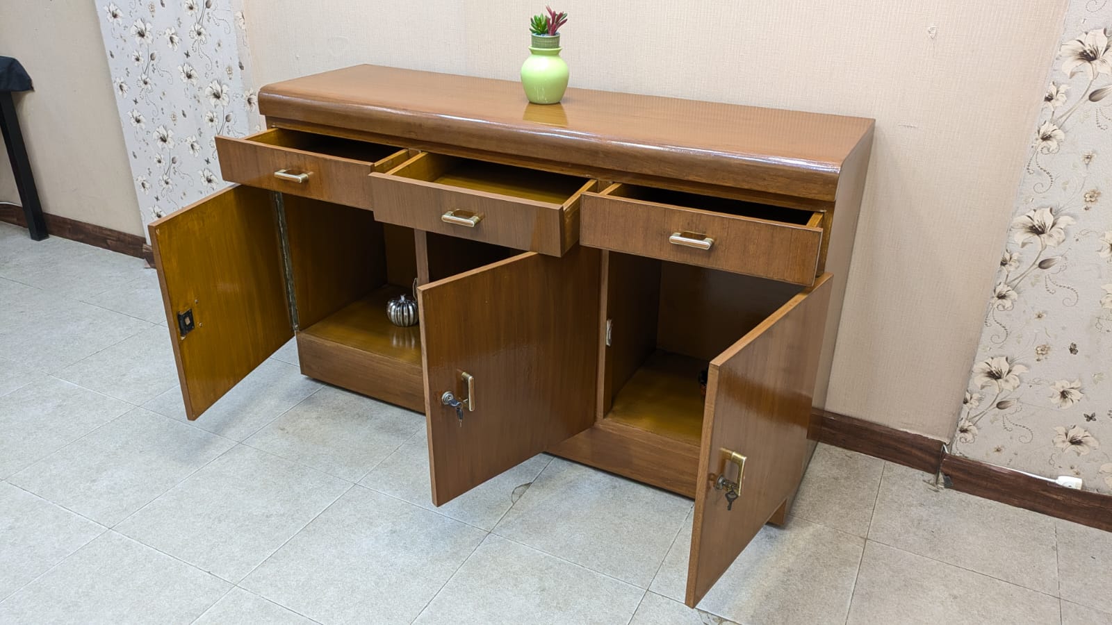Sideboard