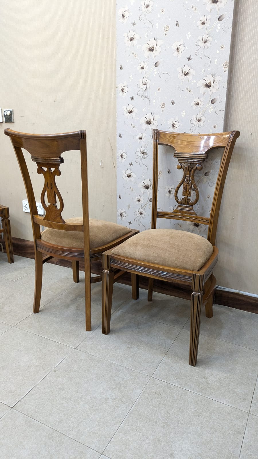 8 Seater Dinning Table