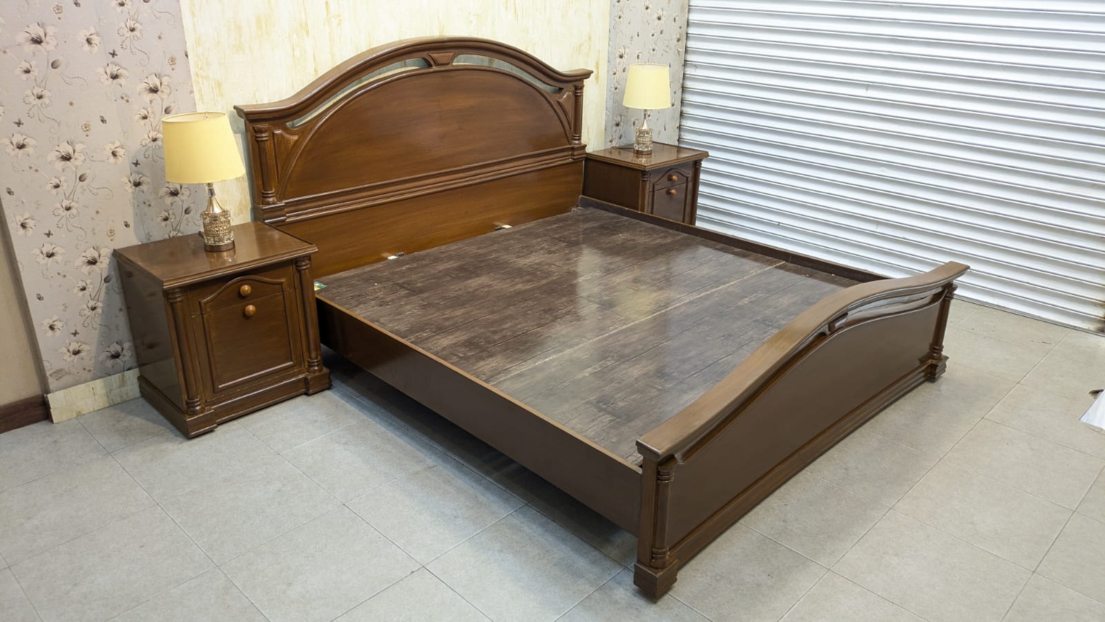 King Size Bed with 2 Side Tables