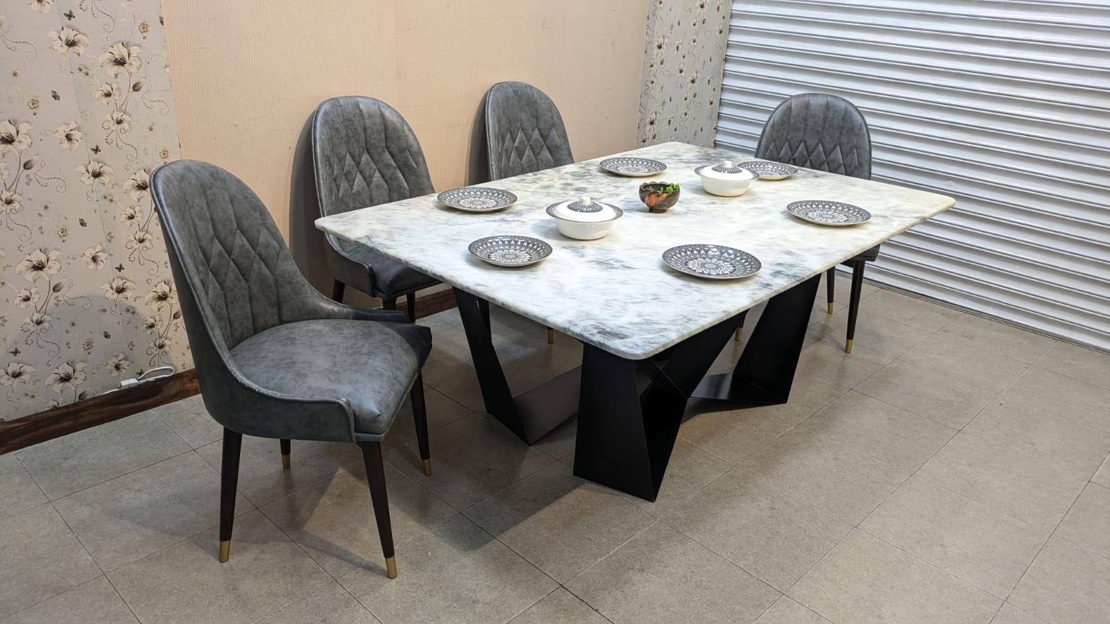 Luxury Design 6 Seater Marble Top Dining Table