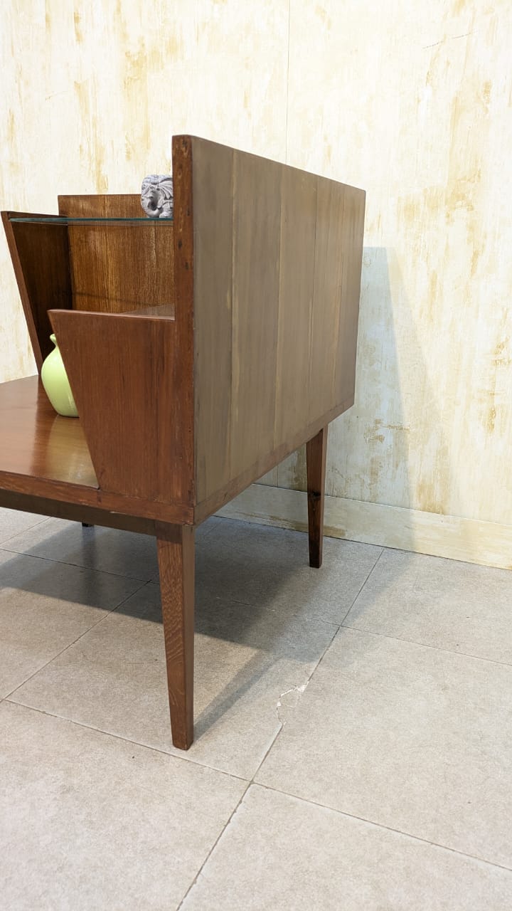 Corner Table