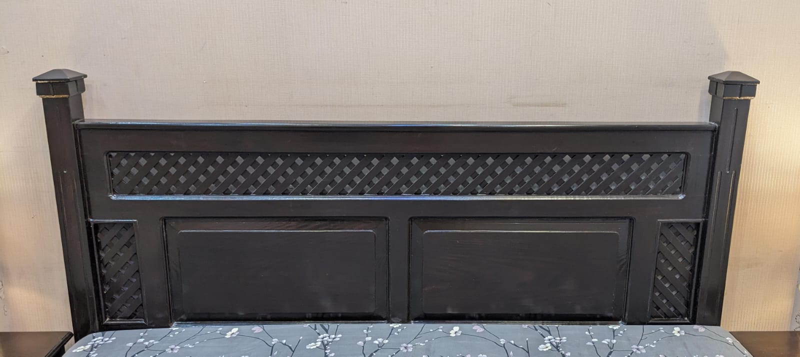 King Size Bed With 2 Side Tables