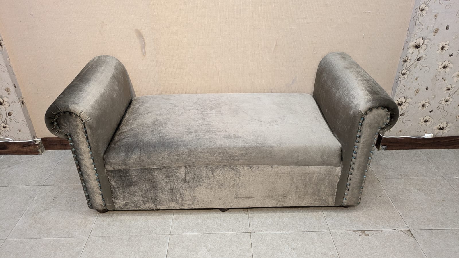 2 Seater Seattee