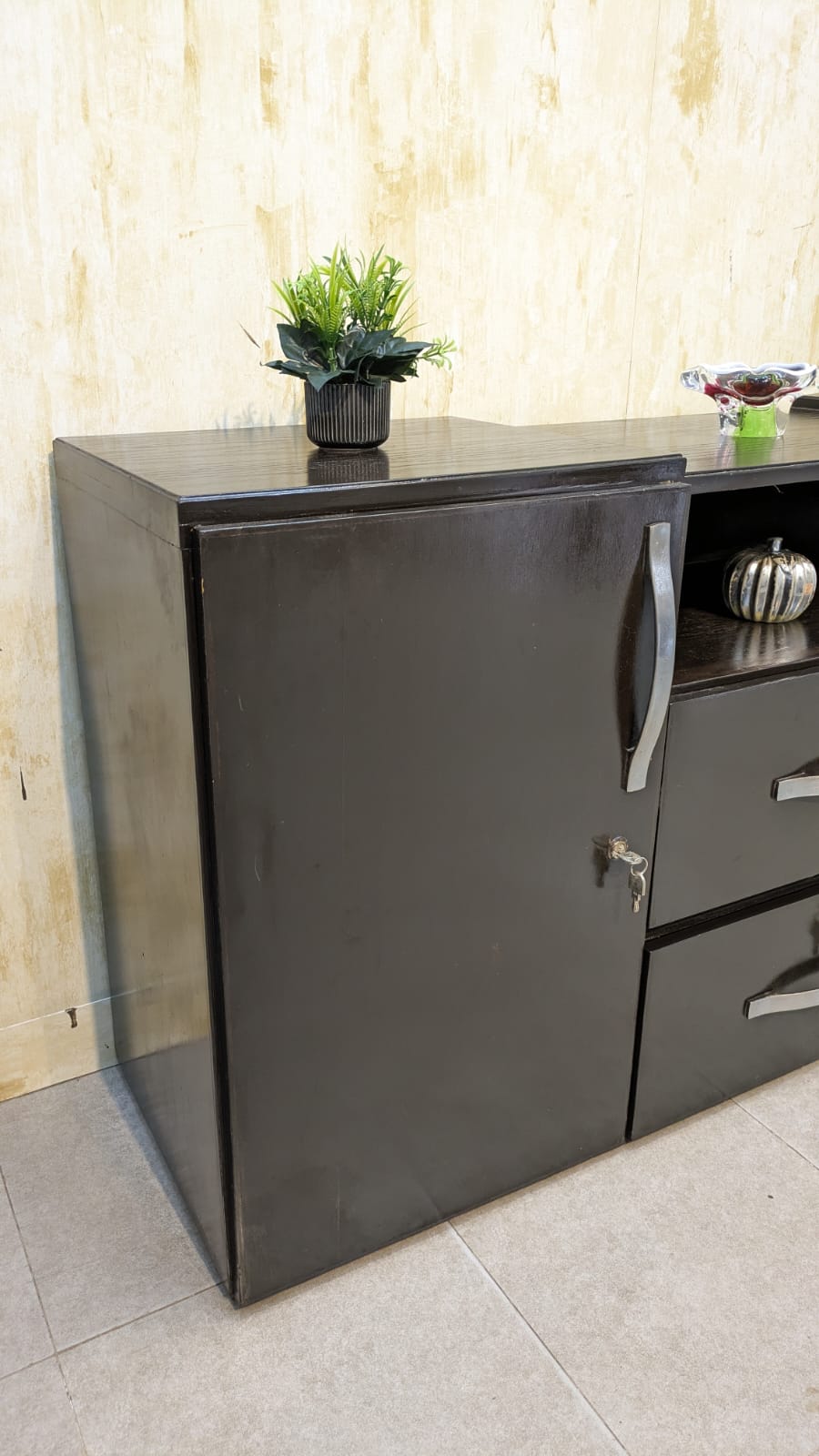 Elgent side Board