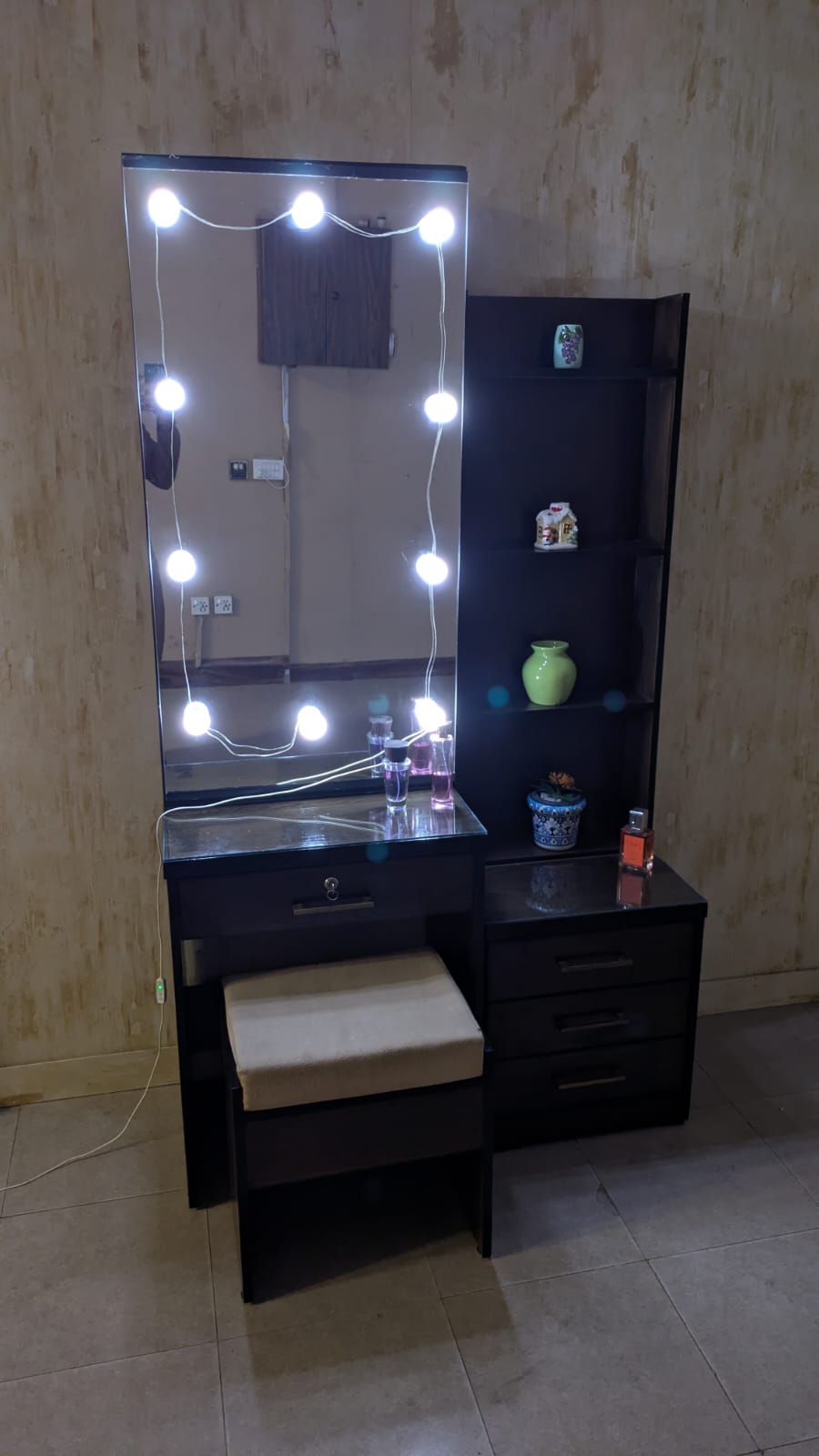 Modern Dressing Table with stool