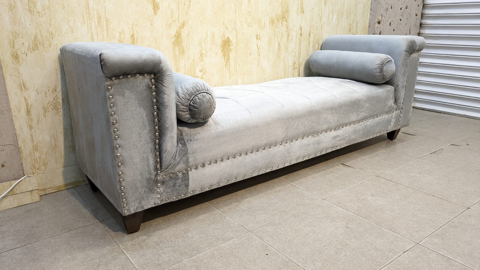 2.5 Seater Seattee
