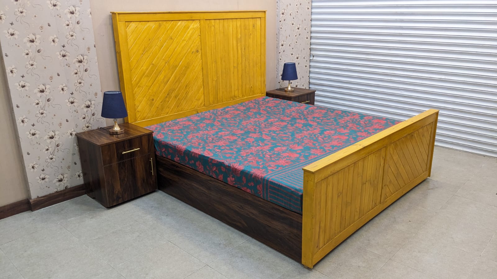 King Size Bed with 2 Side Tables
