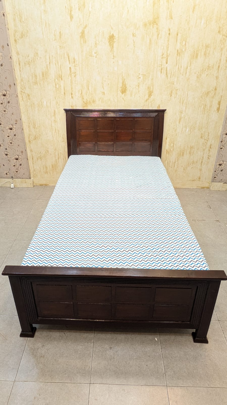 Elegant Panel Design Single Bed