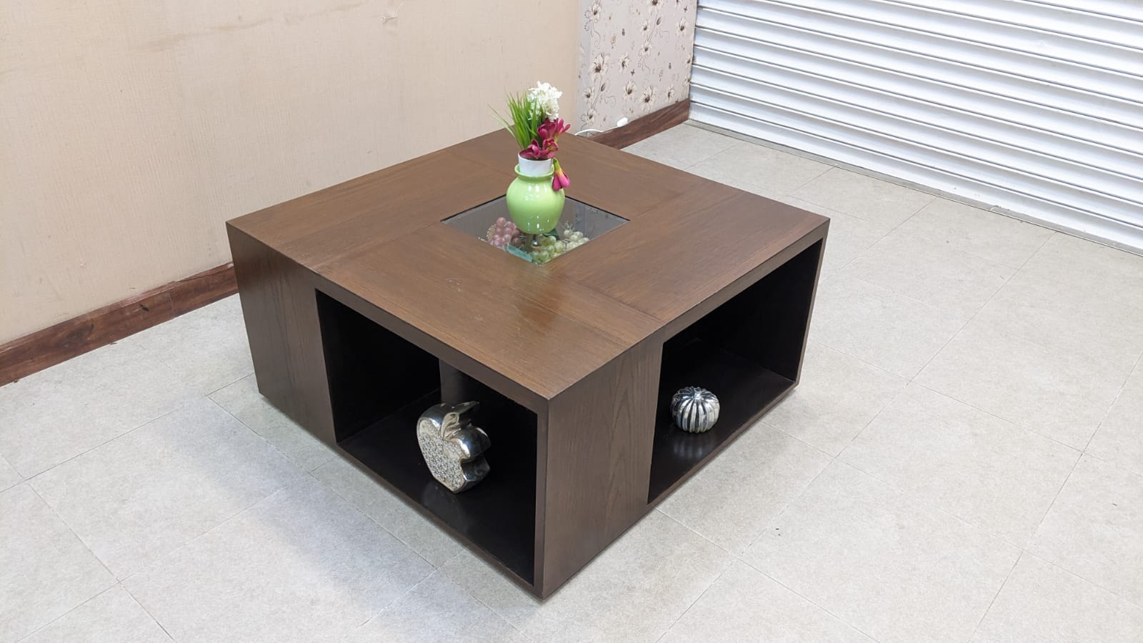 Elegant Design Center Table
