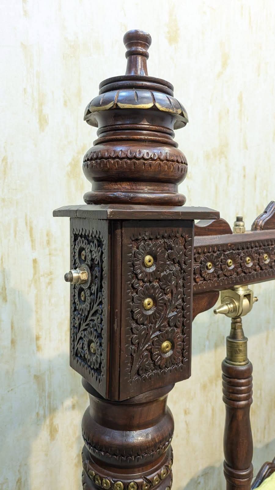 Solid Sheesham Wood Chinioti Jhoola