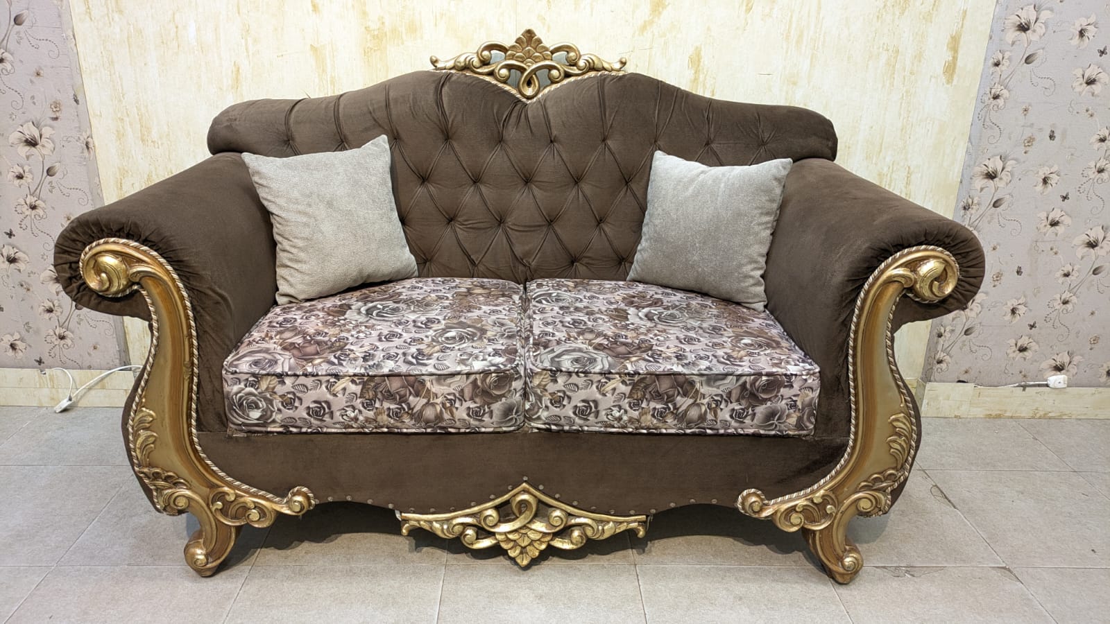 Luxurious 7 Seater Sofa Set