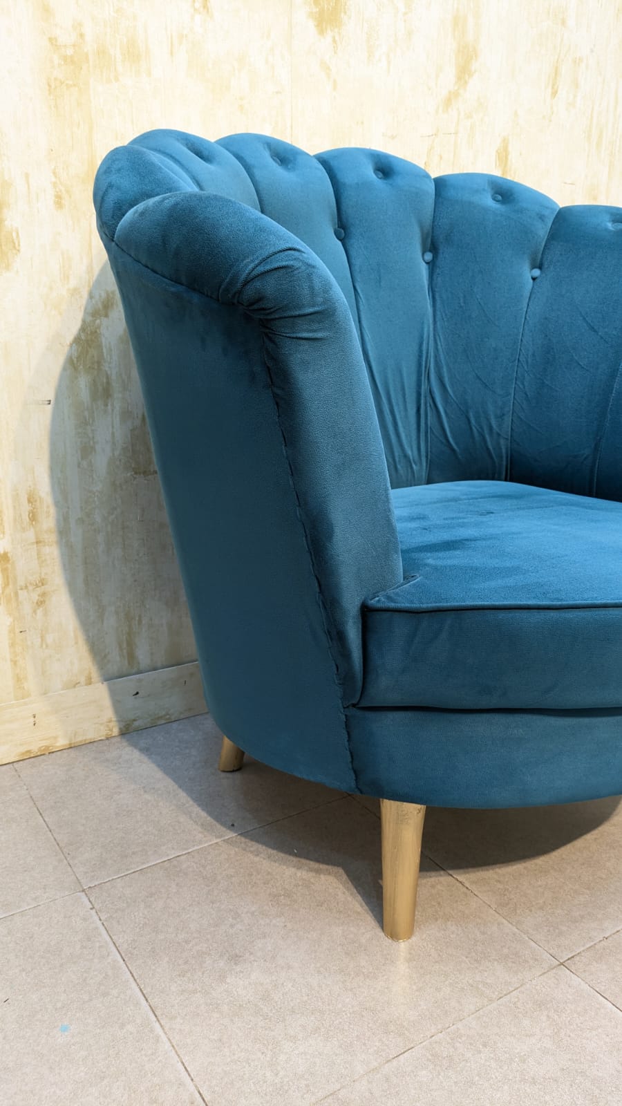 BEAUTIFUL PAIR OF ACCENT CHAIRS WITH MATCHING TABLE