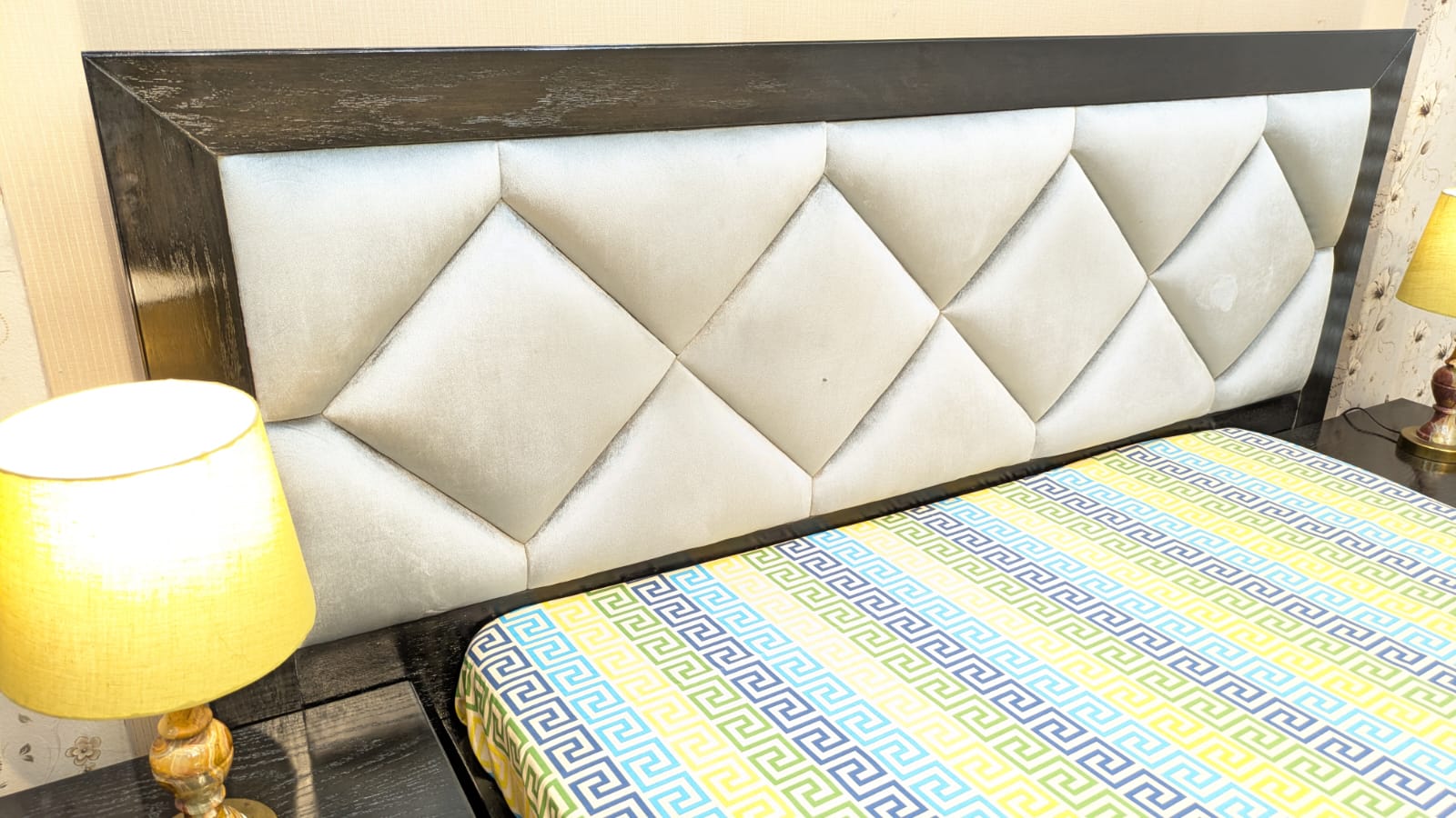 Queen Size Bed Set with Mattress