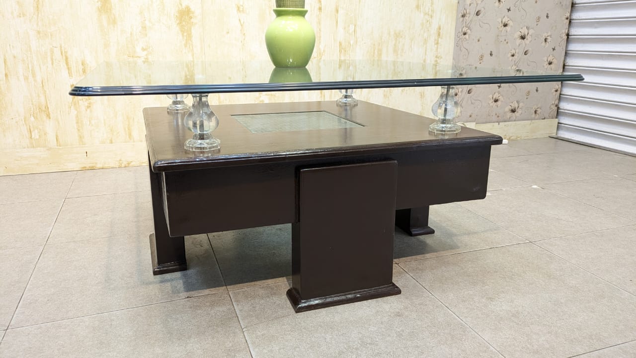 Elegant Design Center Table